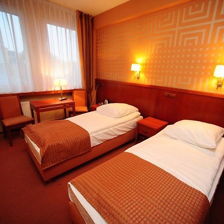 Hotel Gwda Pila Ngoại thất bức ảnh