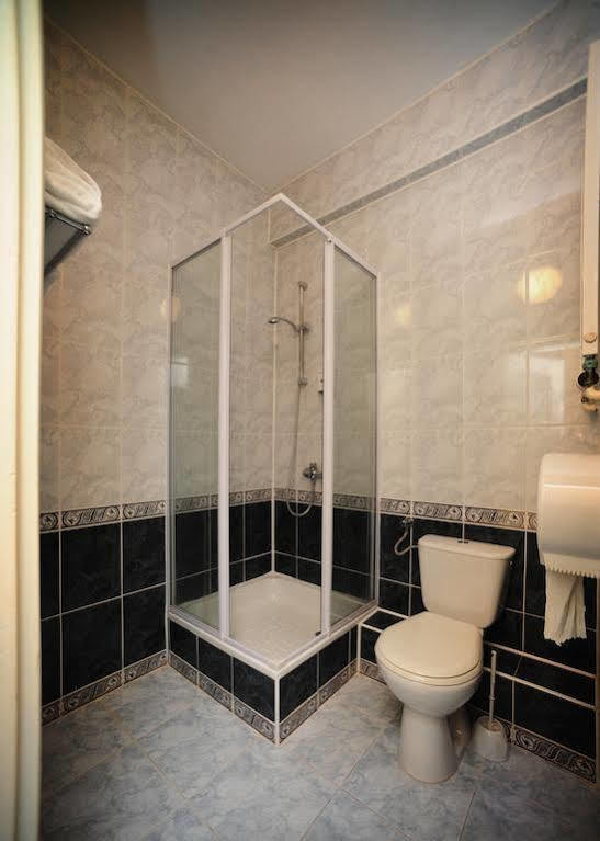 Hotel Gwda Pila Ngoại thất bức ảnh